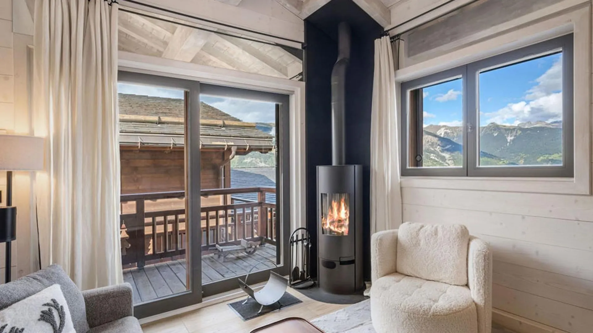 Charmant Appartement Au Pied Des Pistes A Courchevel, Ideal Pour Familles - Fr-1-568-23